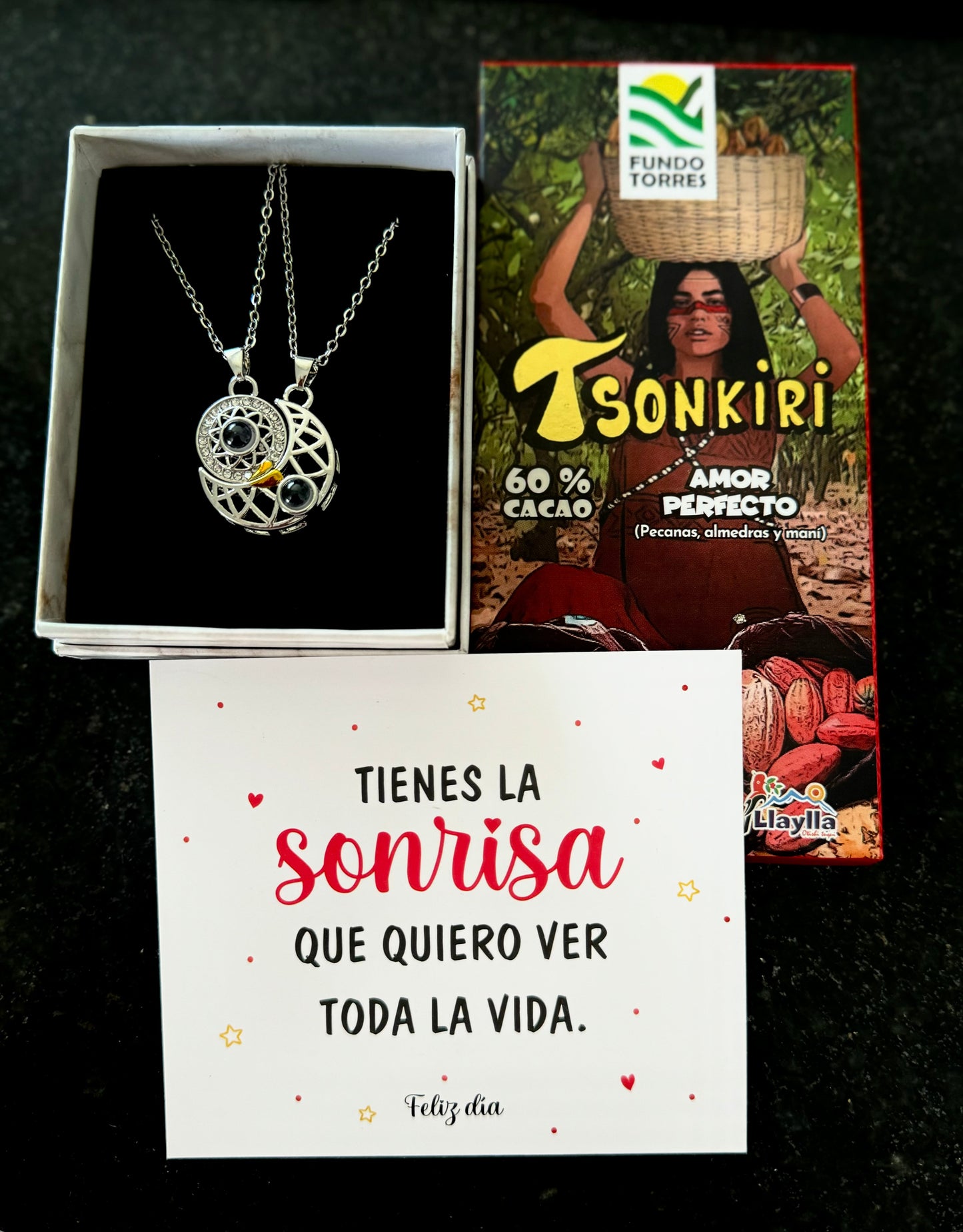 PROMOCION ❤️ ESPECIAL POR SAN VALENTIN ❤️ COLLAR SOL ☀️ Y LUNA 🌙 PROYECTA TE AMO EN 100 IDIOMAS (2x1)  CON CAJA DE REGALO 🎁 Y ENVIO GRATIS